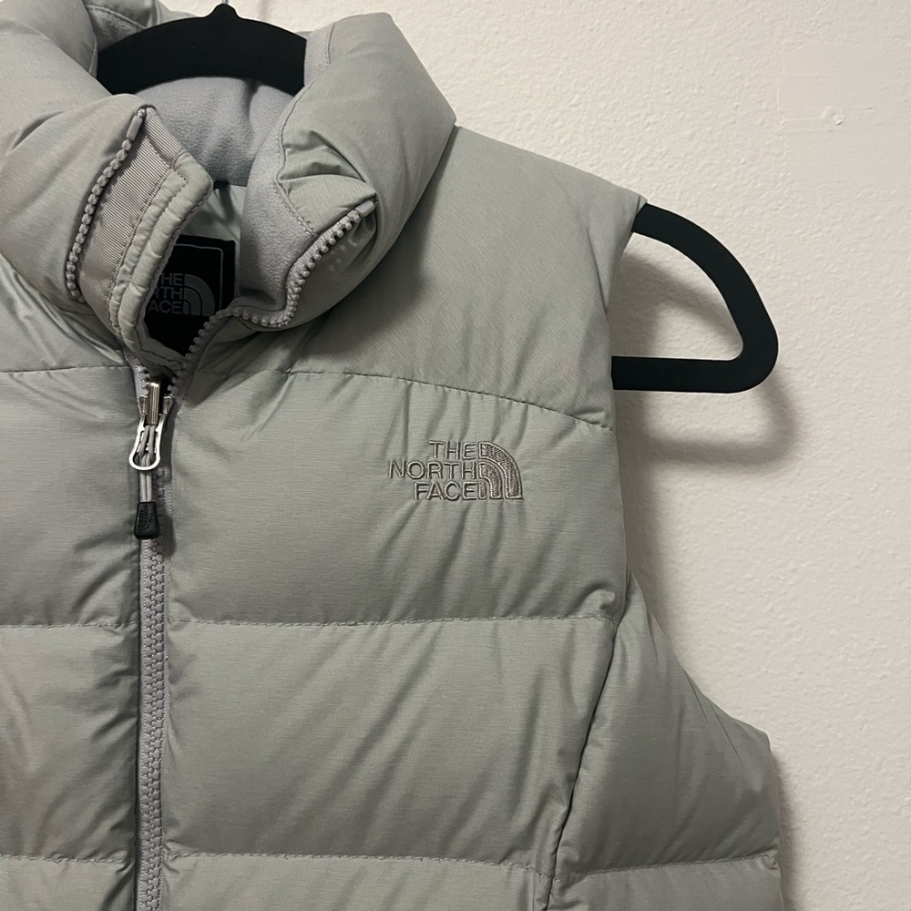 The North Face Women's 700 Goose Down Puffer Vest Gray - Picture 3 of 9